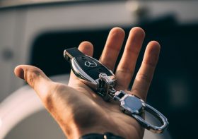 The Advantages and Disadvantages of Car Key Replacements